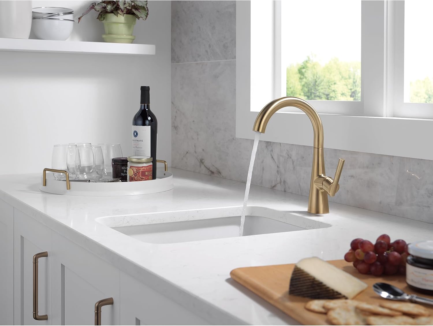 Delta Modern Brushed Gold Single Hole Bar Sink Faucet, Single Handle Prep Sink Faucet, Champagne Bronze 14882LF-CZ
