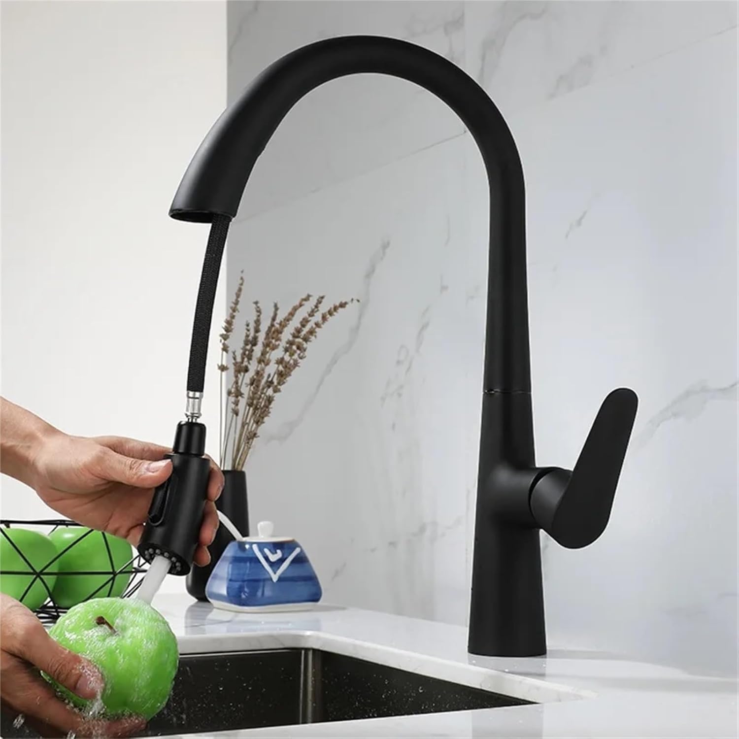Kitchen Faucet Pull Out Tap Household Sink Washbasin Cold and Hot Water Mixer(Black)