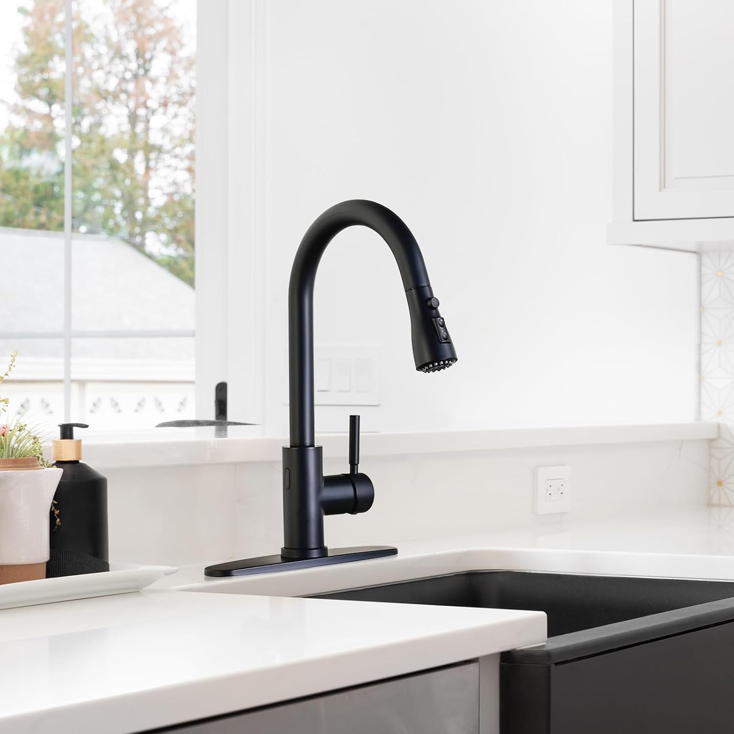Arofa Black Touchless Bathroom Faucets, Kitchen Faucet with Pull Down Sprayer, Smart Motion Sensor Kitchen Sink Faucet, Stainless Steel Single Handle Kitchen Faucet, Matte Black