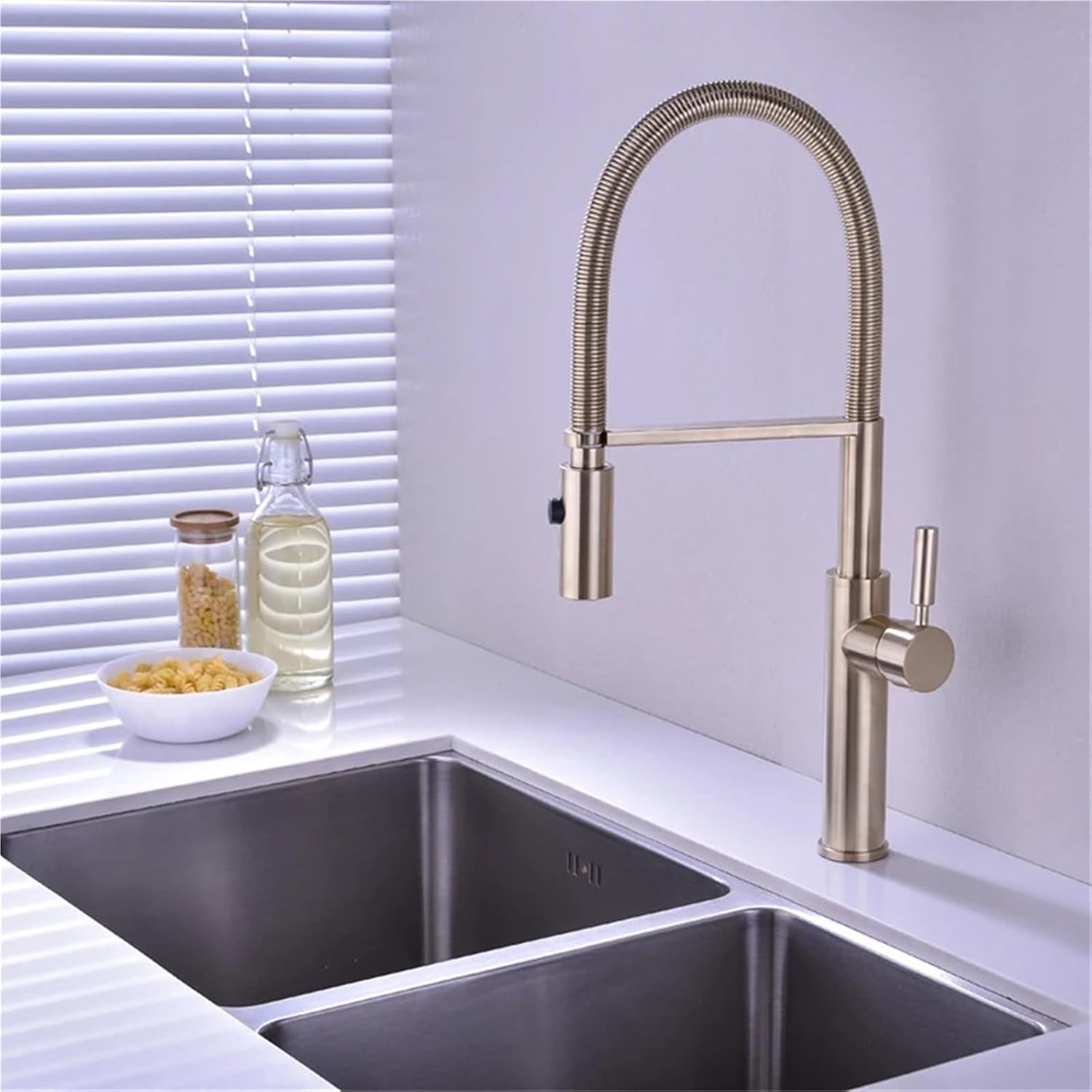 Kitchen Faucets Kitchen Sink Single Lever Pull Out Spring Spout Mixers Tap Hot Cold Water Crane(Brushed Gold)
