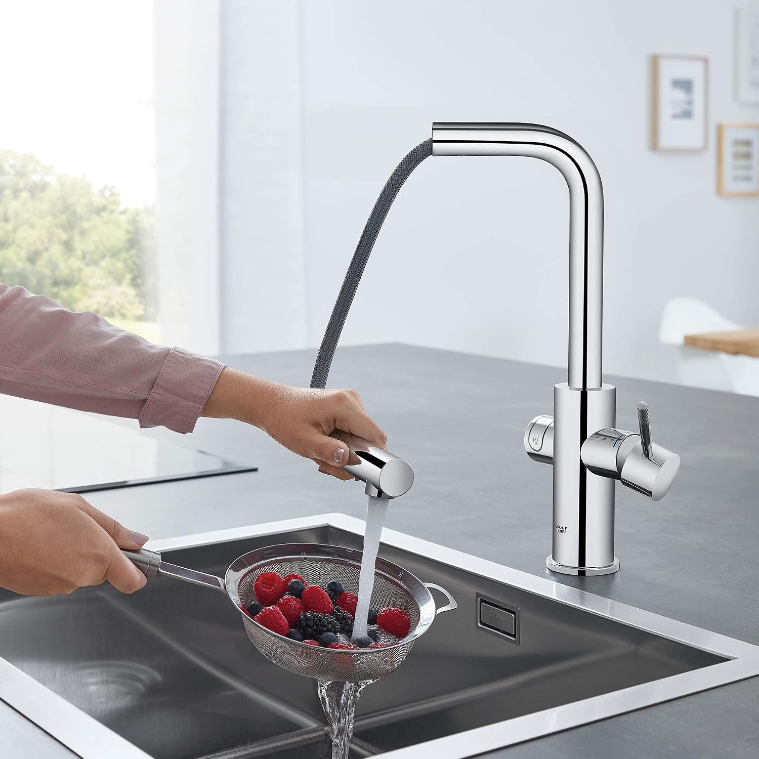 GROHE 31608002 Blue Single-Handle Pull-Out Kitchen Faucet Single Spray with Chilled & Sparkling Water, 1.75 GPM