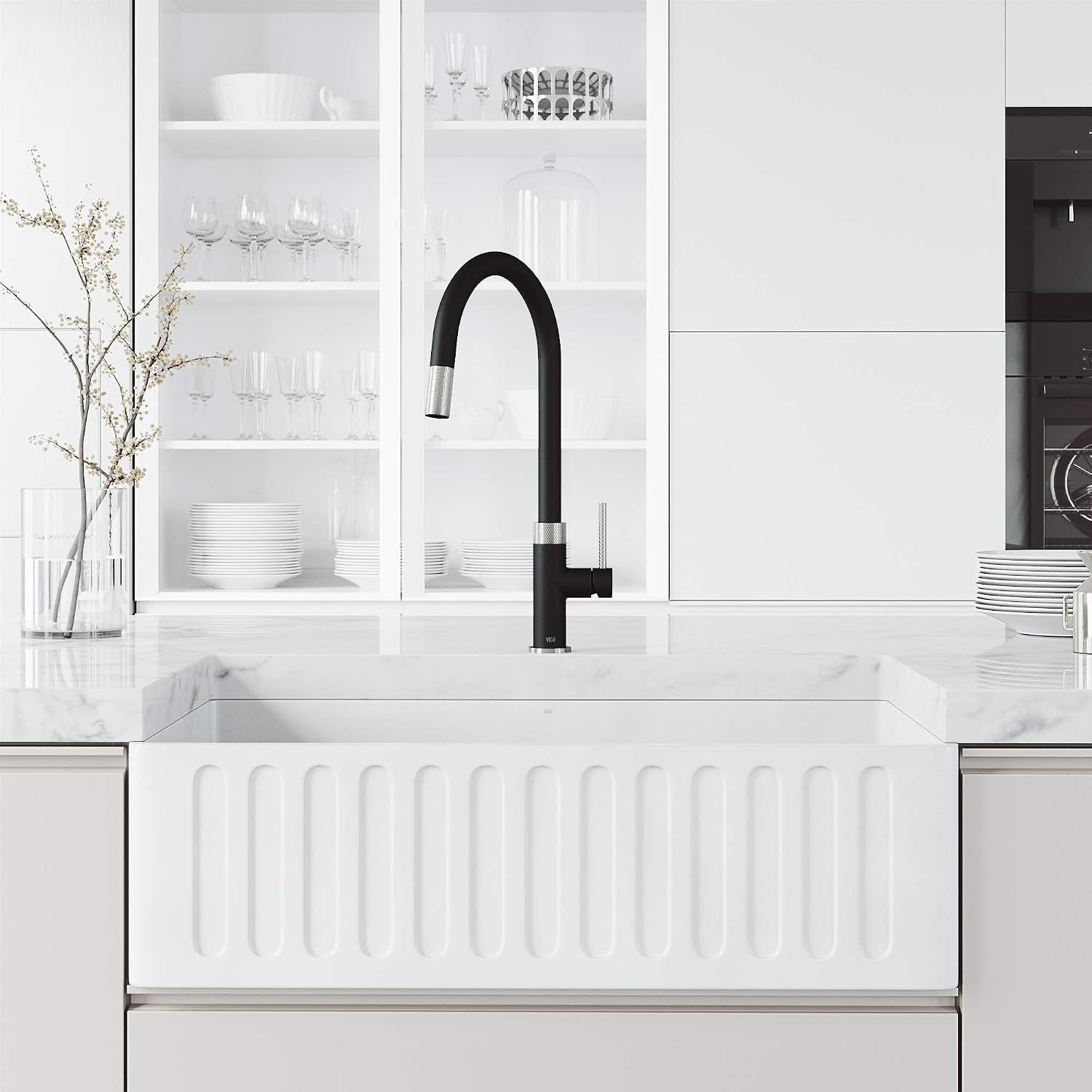 VIGO Bristol 19'' H Single Handle Pull-Down Sprayer Kitchen Faucet in Stainless Steel and Matte Black-VG02033STMB