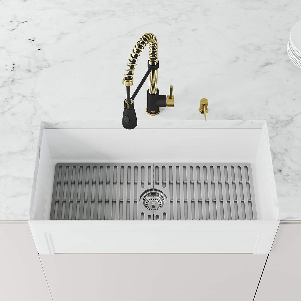 VIGO Brant 19'' H Single Handle Pull-Down Sprayer Kitchen Faucet in Matte Brushed Gold and Matte Black-VG02003MGMB