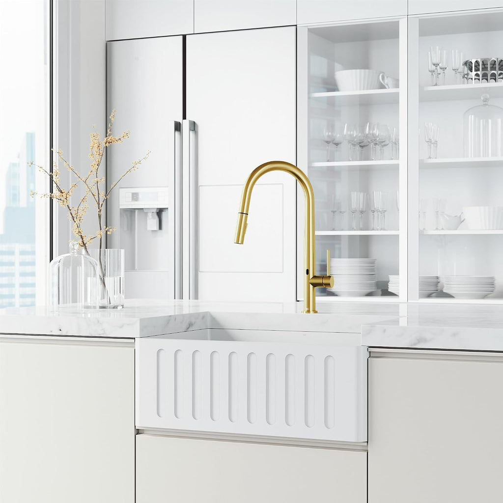 VIGO Greenwich Single-Handle Pull-Down Sprayer Kitchen Faucet with Touchless Sensor in Matte Brushed Gold VG02029MGS