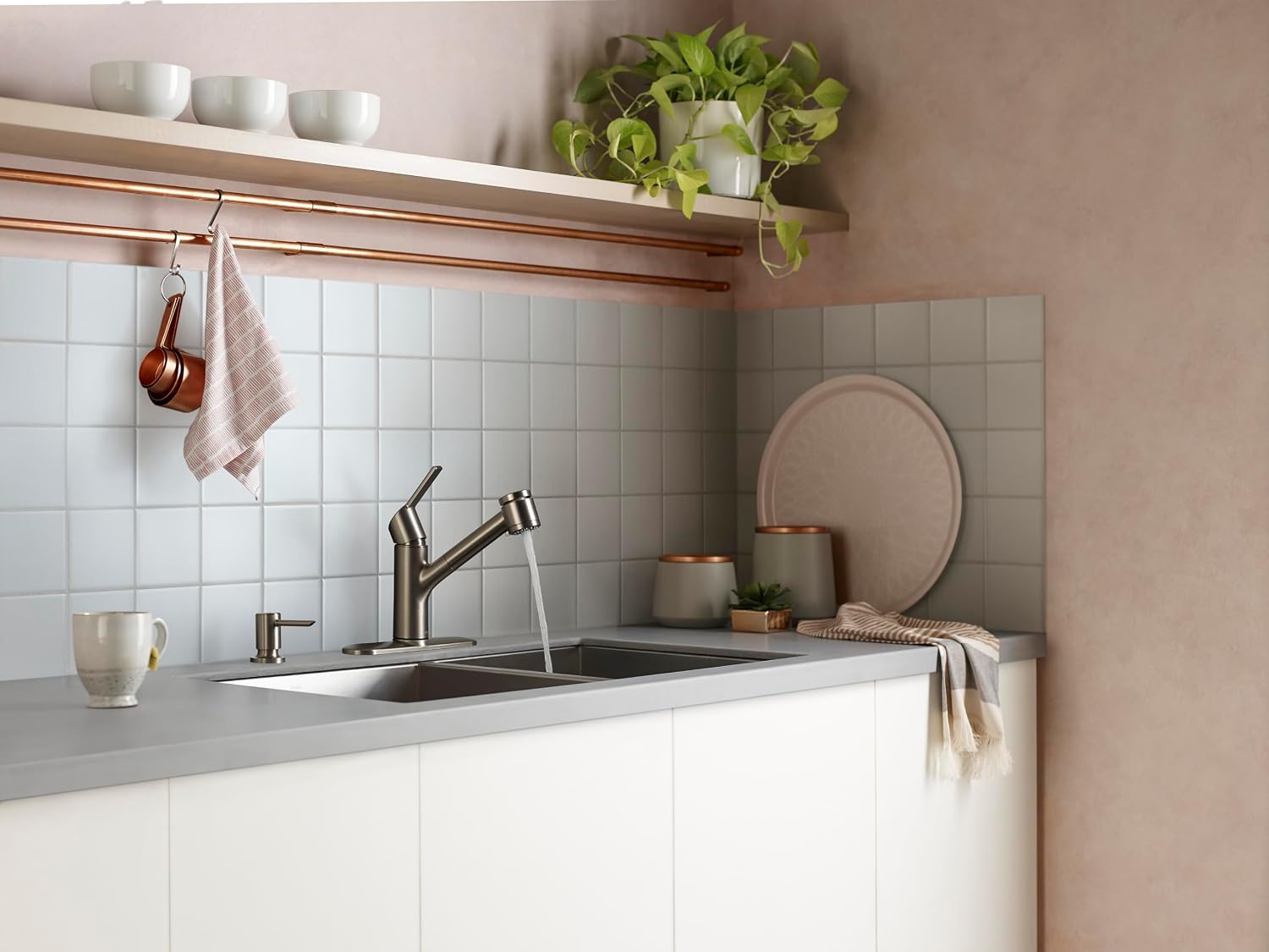 Moen Sombra Spot Resist Stainless Single-Handle Pull-Out Sprayer Kitchen Faucet with Soap Dispenser and Power Clean, 87701SRS