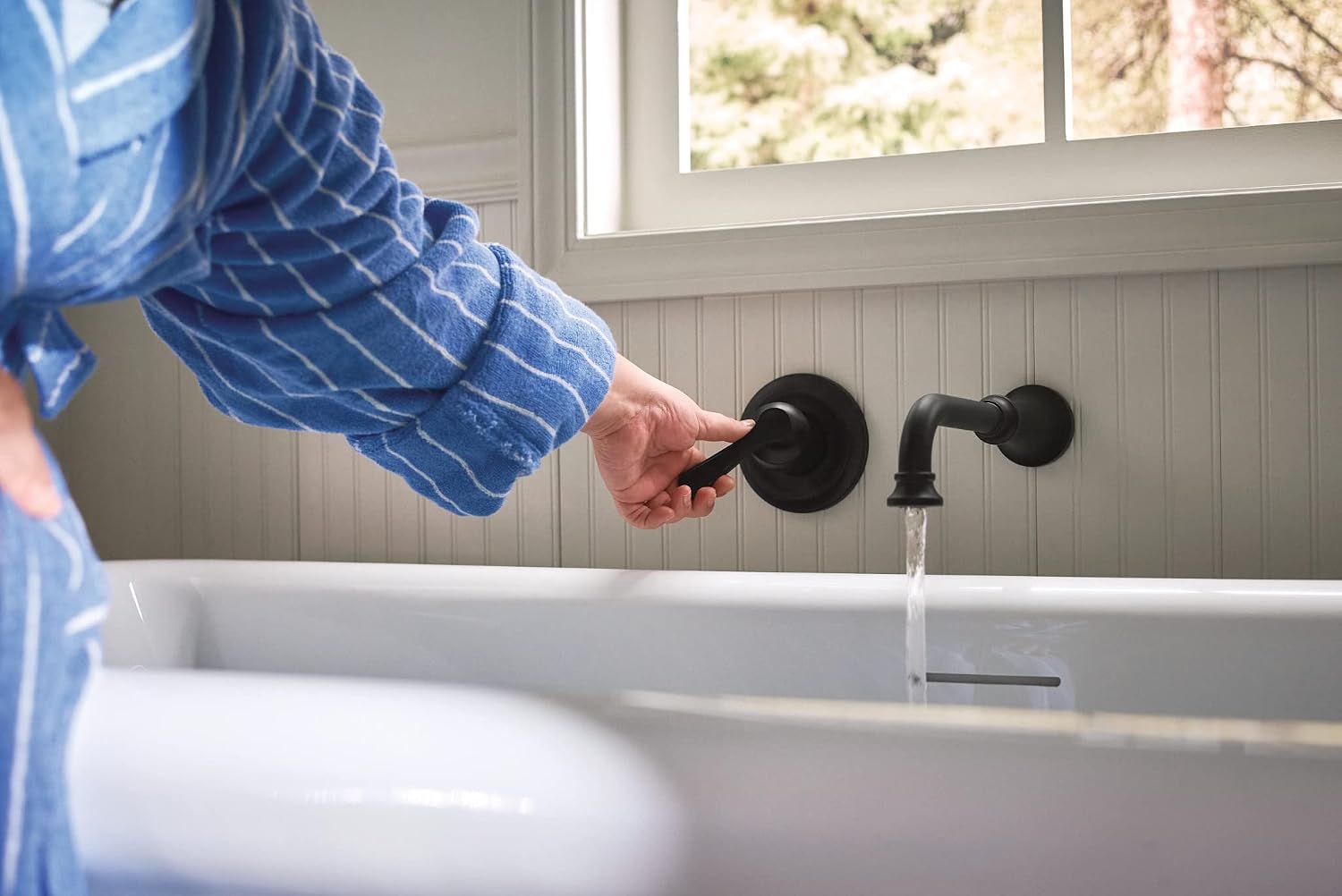 Colinet Matte Black Single Handle Wall Mount Tub Filler High Flow Tub Faucet with 10' Spout Reach, WTS44501BL
