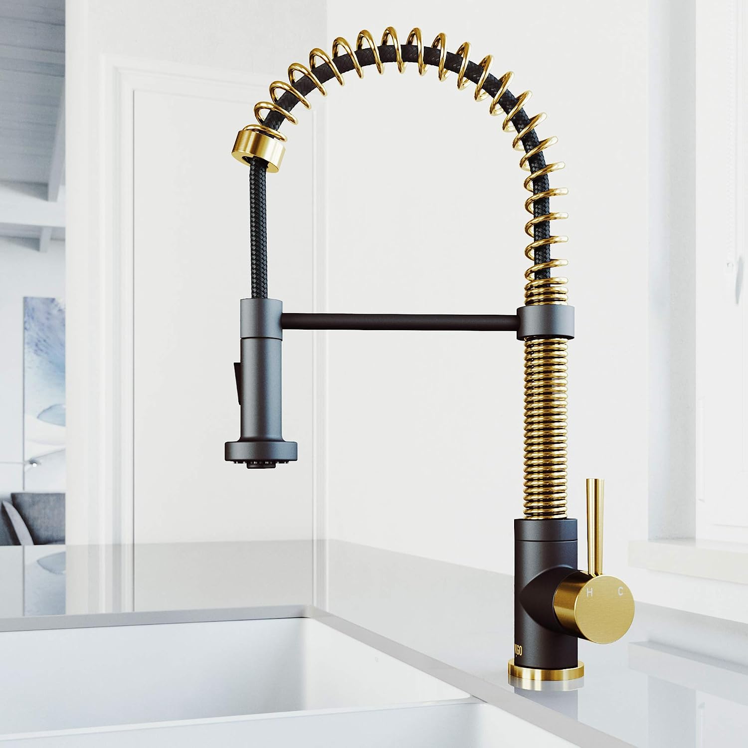 VIGO Edison 19'' H Single Handle Pull-Down Sprayer Kitchen Faucet in Matte Brushed Gold and Matte Black-VG02001MGMB
