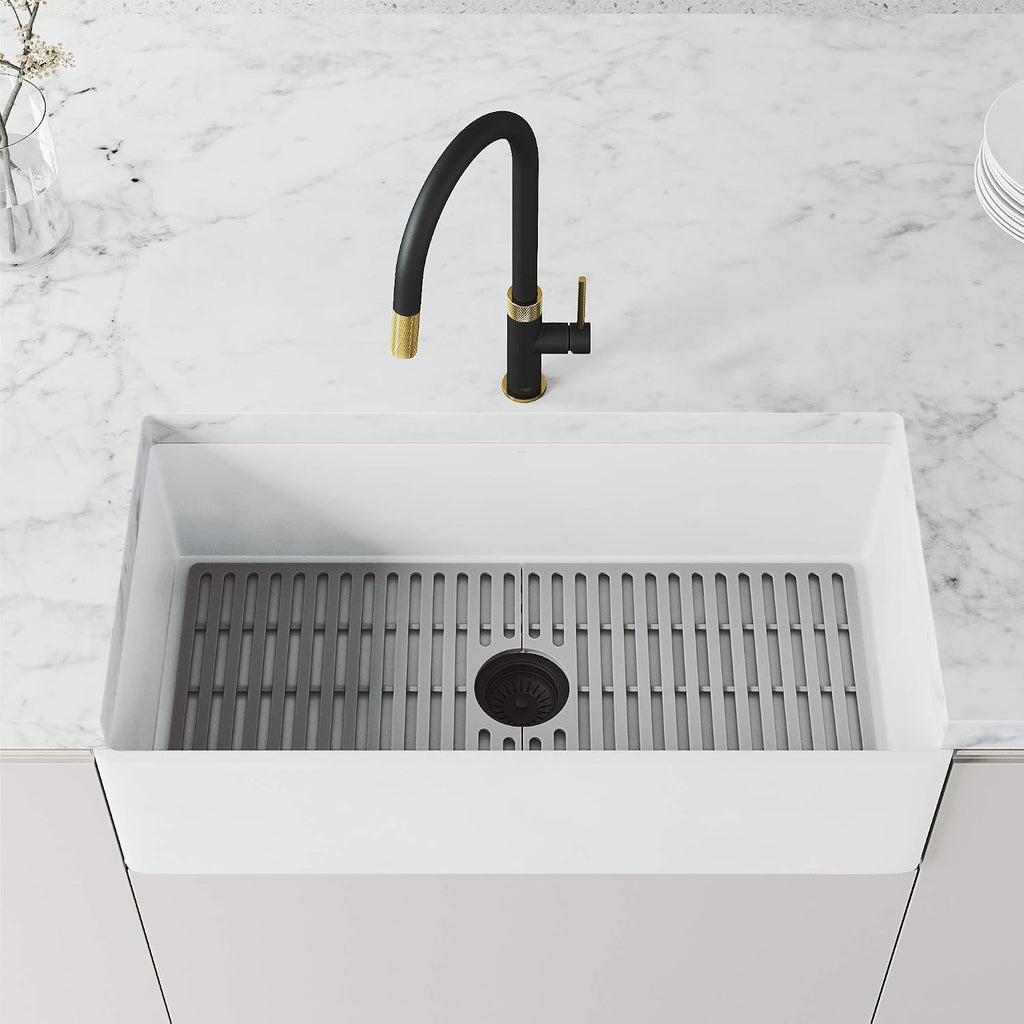 VIGO Bristol 19'' H Single Handle Pull-Down Sprayer Kitchen Faucet in Matte Brushed Gold and Matte Black-VG02033MGMB