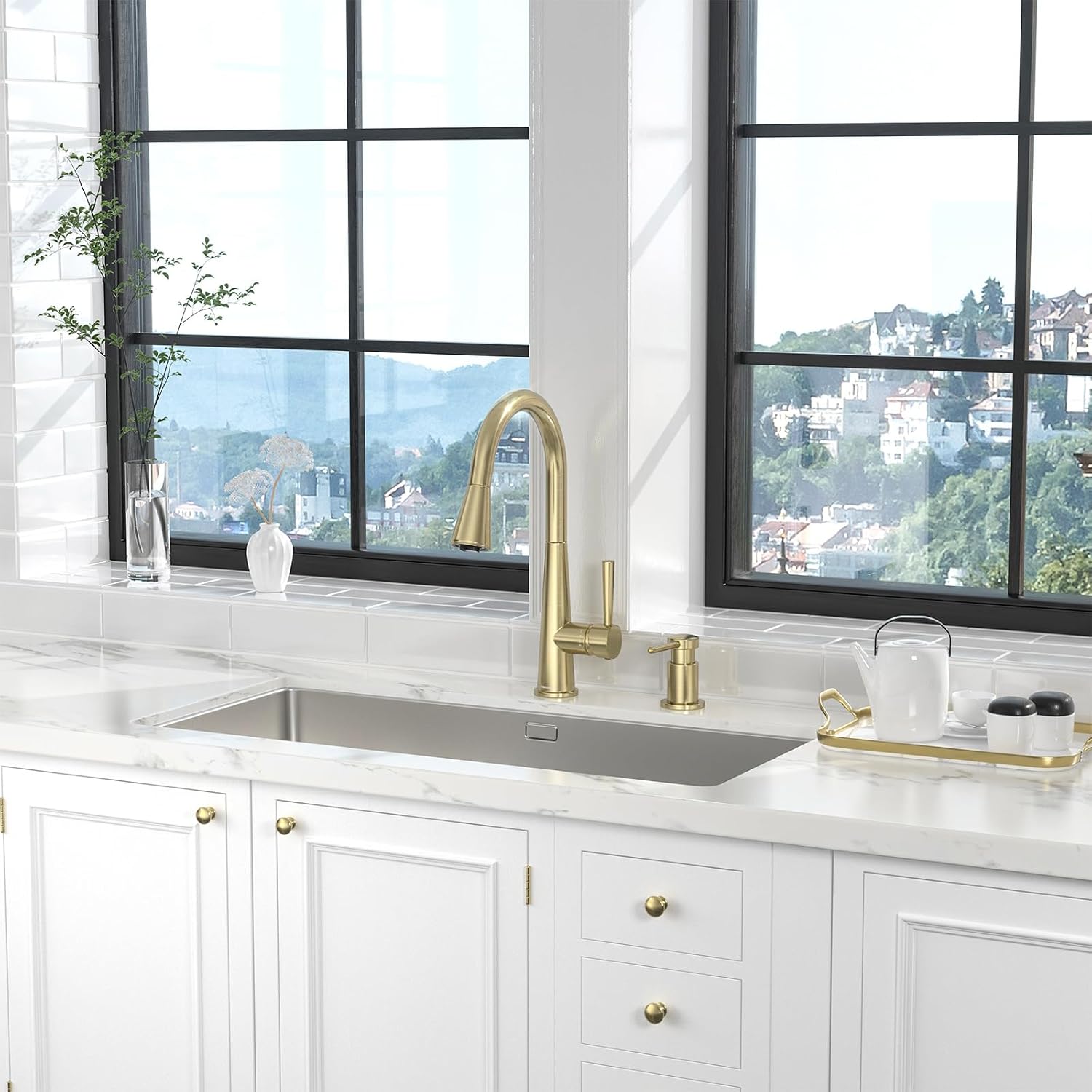 Lava Odoro Brushed Gold Kitchen Faucet with Pull Down Sprayer, Modern Single Handle Kitchen Sink Faucet, Gold Faucet for Kitchen Sink with Magnetic Docking Sprayer and Deck Plate, KF321-SG