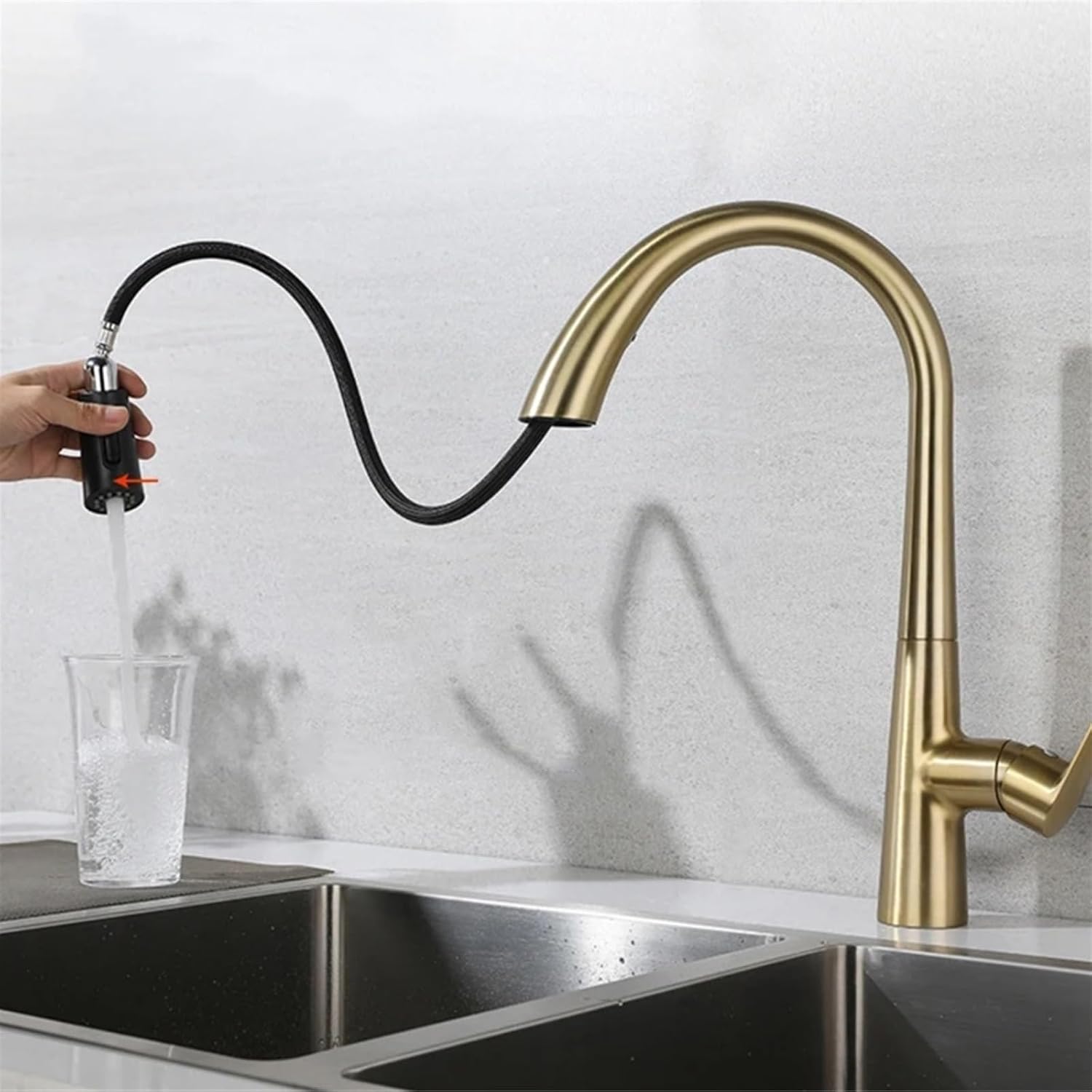 Kitchen Faucet Pull Out Tap Household Sink Washbasin Cold and Hot Water Mixer(Brush Gold)