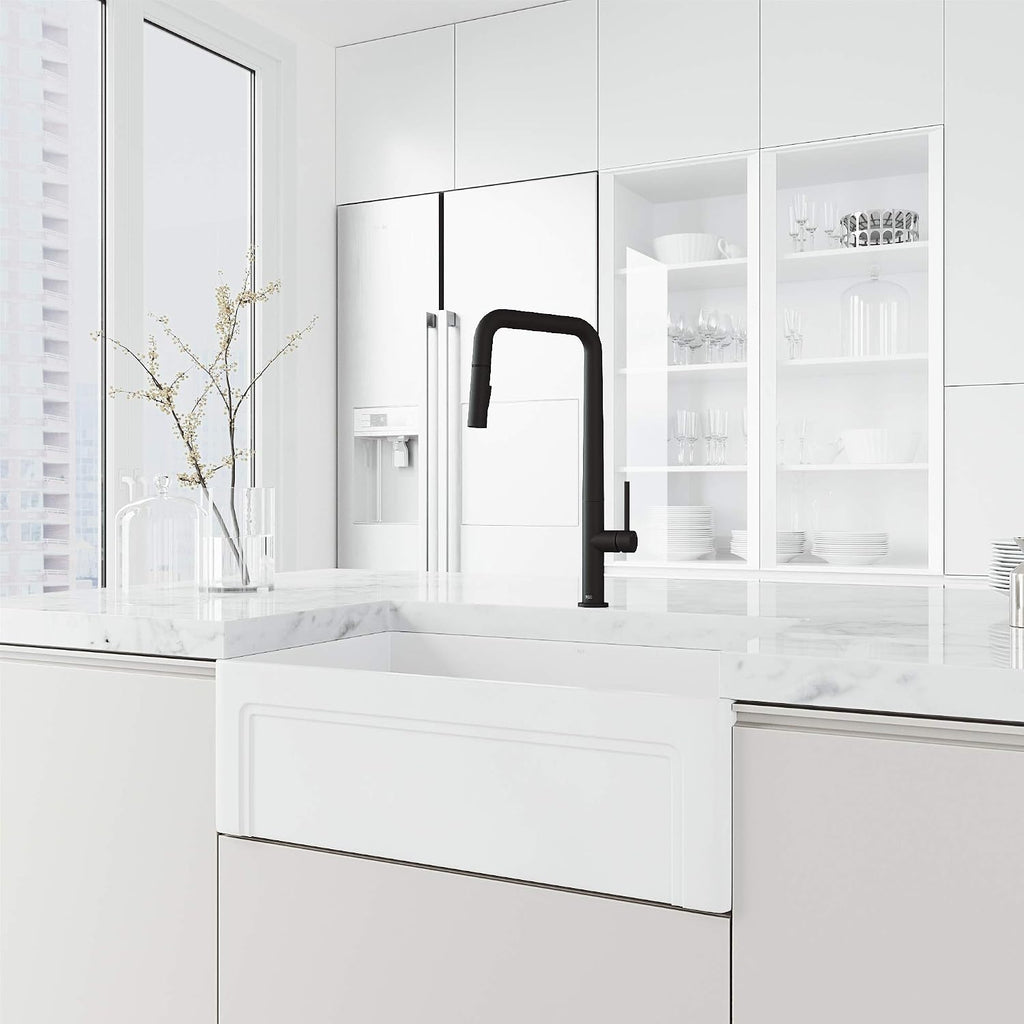 VIGO Parsons 18'' H Single Handle Pull-Down Sprayer Kitchen Faucet in Matte Black-VG02031MB