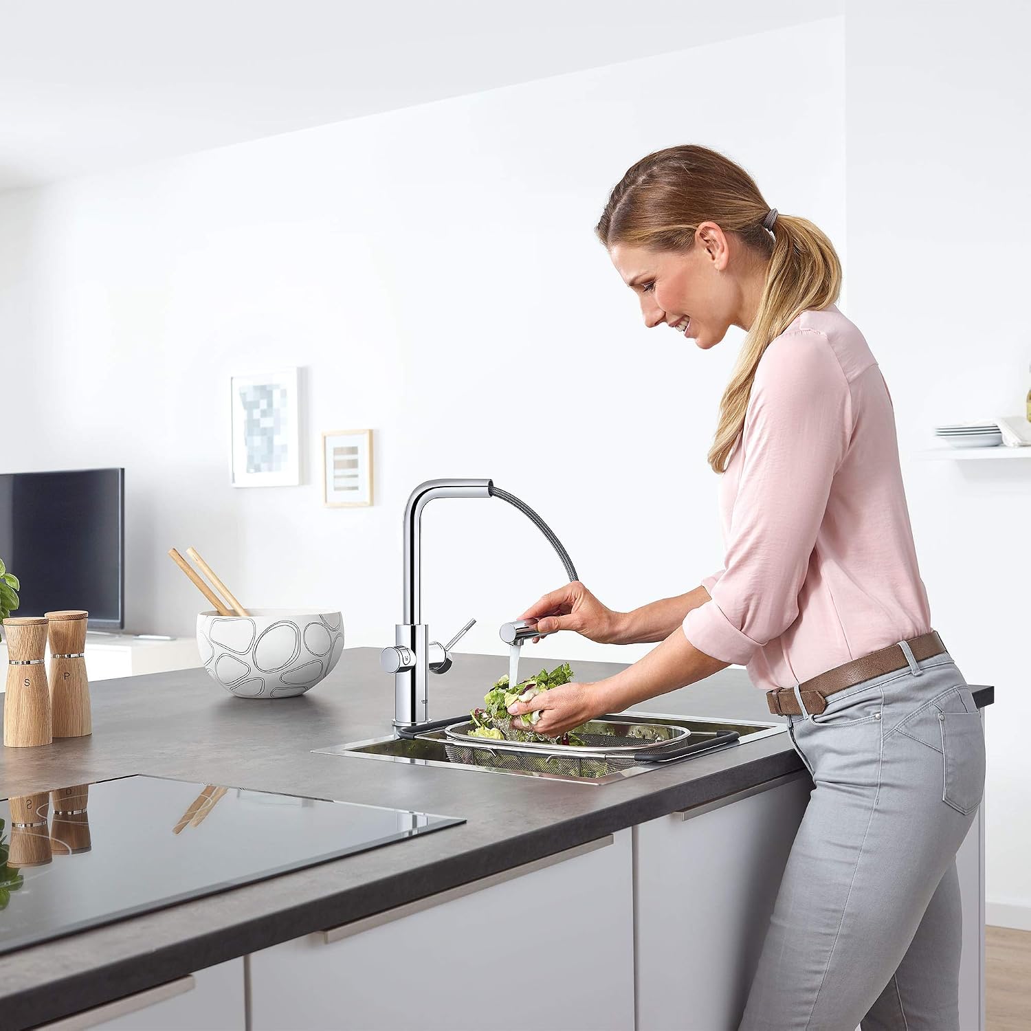 GROHE 31608002 Blue Single-Handle Pull-Out Kitchen Faucet Single Spray with Chilled & Sparkling Water, 1.75 GPM