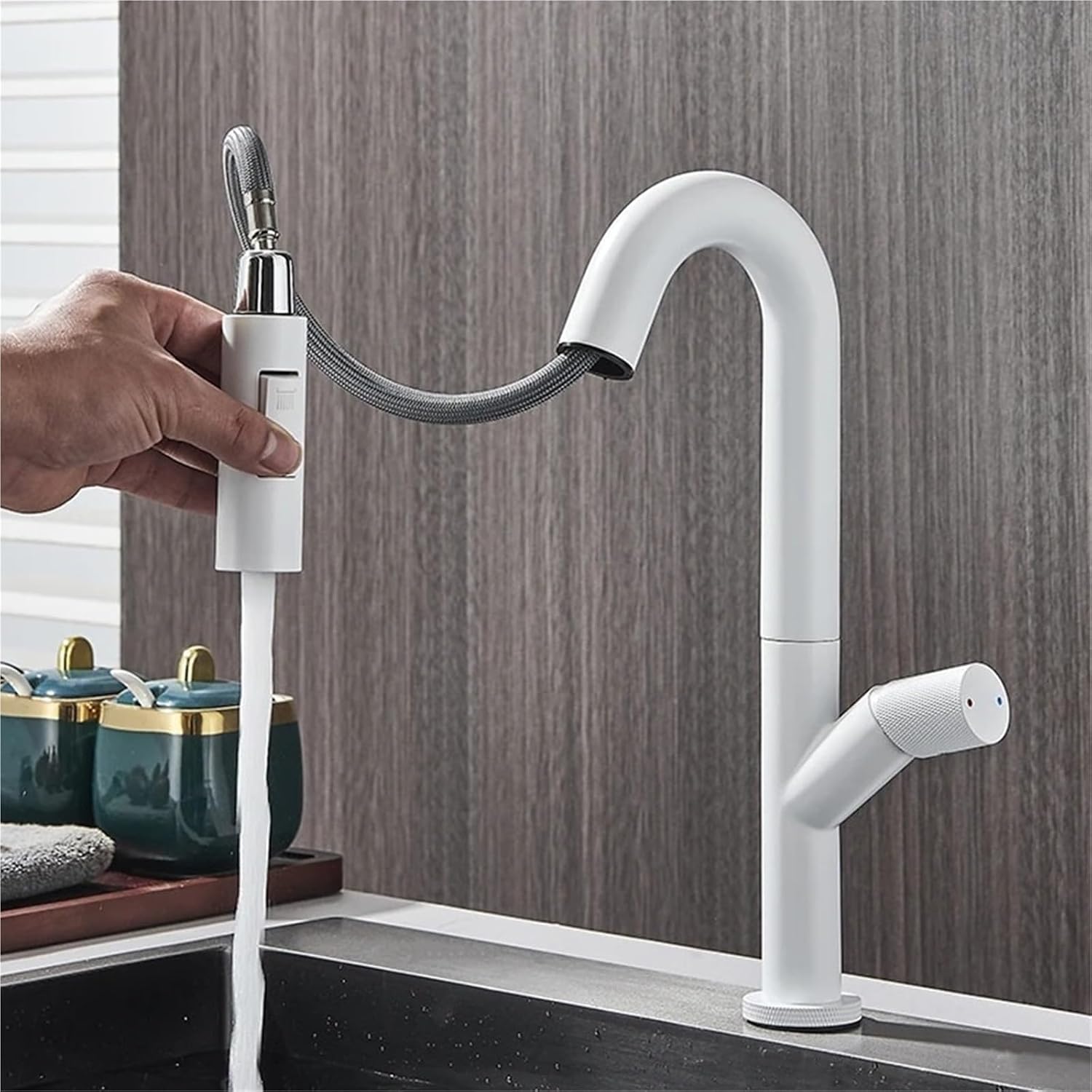Kitchen Faucet Pull Out Kitchen Water Tap Single Handle 360 Rotation Hot Cold Shower Faucet(Brushed Gold)