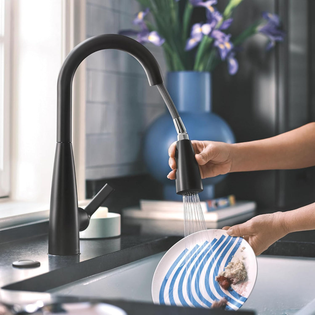 Moen Haelyn Matte Black Kitchen Faucet Featuring Pulldown Sprayer with Power Boost for a Faster Clean, Modern Kitchen Faucet, Single-Handle Easy Installation, 87627BL