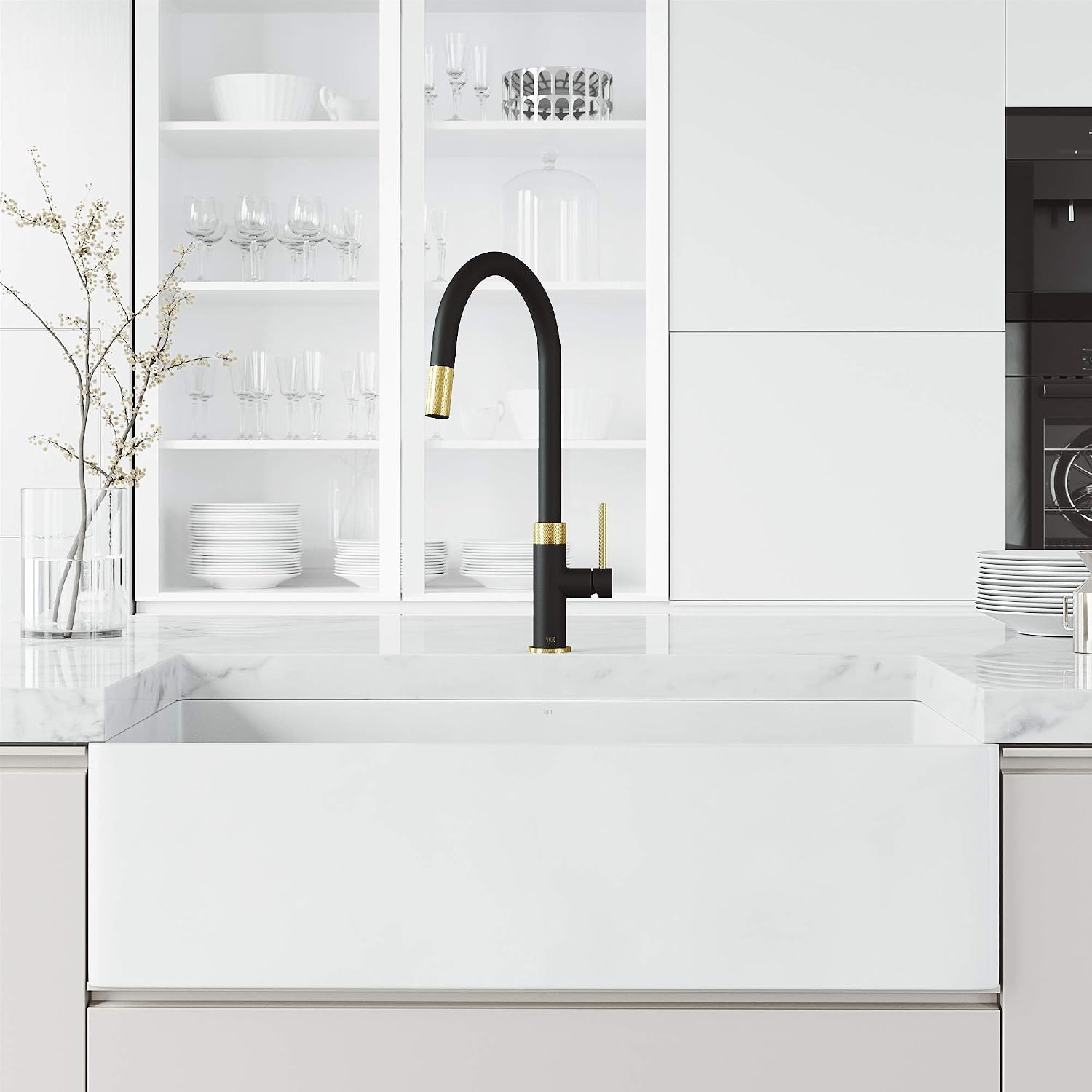 VIGO Bristol 19'' H Single Handle Pull-Down Sprayer Kitchen Faucet in Matte Brushed Gold and Matte Black-VG02033MGMB