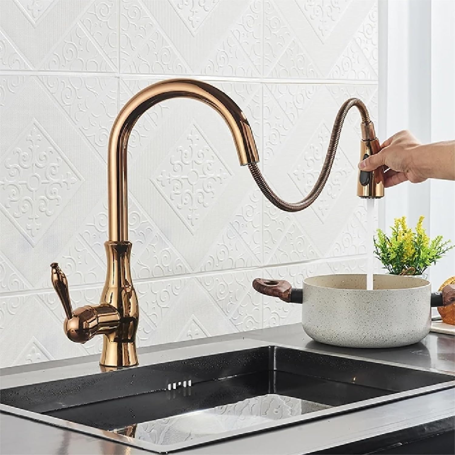 Pull Out Kitchen Faucet Shower/Stream Model Spout Tap Deck Mount Single Handle Cold Hot Water Mixer Tap(Golden)
