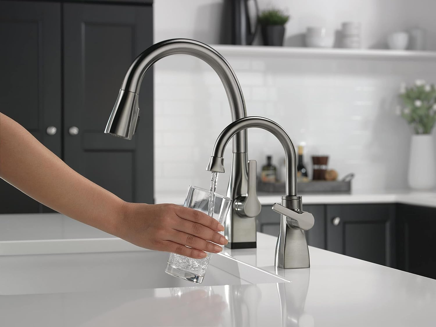 DELTA FAUCET 1940-KS-DST Contemporary Beverage Faucet, Black Stainless