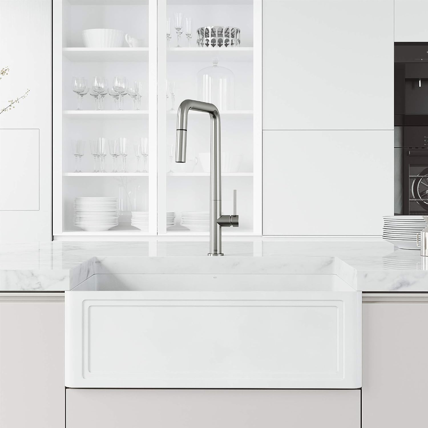 VIGO Parsons 18'' H Single Handle Pull-Down Sprayer Kitchen Faucet in Stainless Steel-VG02031ST