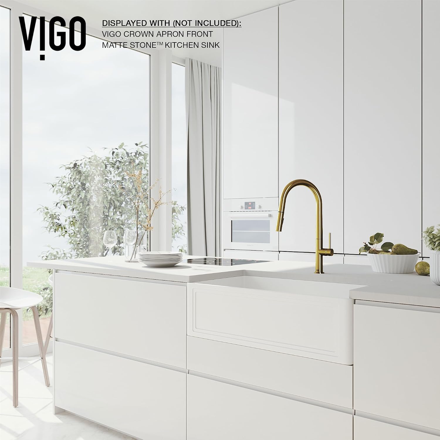 VIGO Greenwich 18'' H Single Handle Pull-Down Sprayer Kitchen Faucet in Matte Brushed Gold-VG02029MG