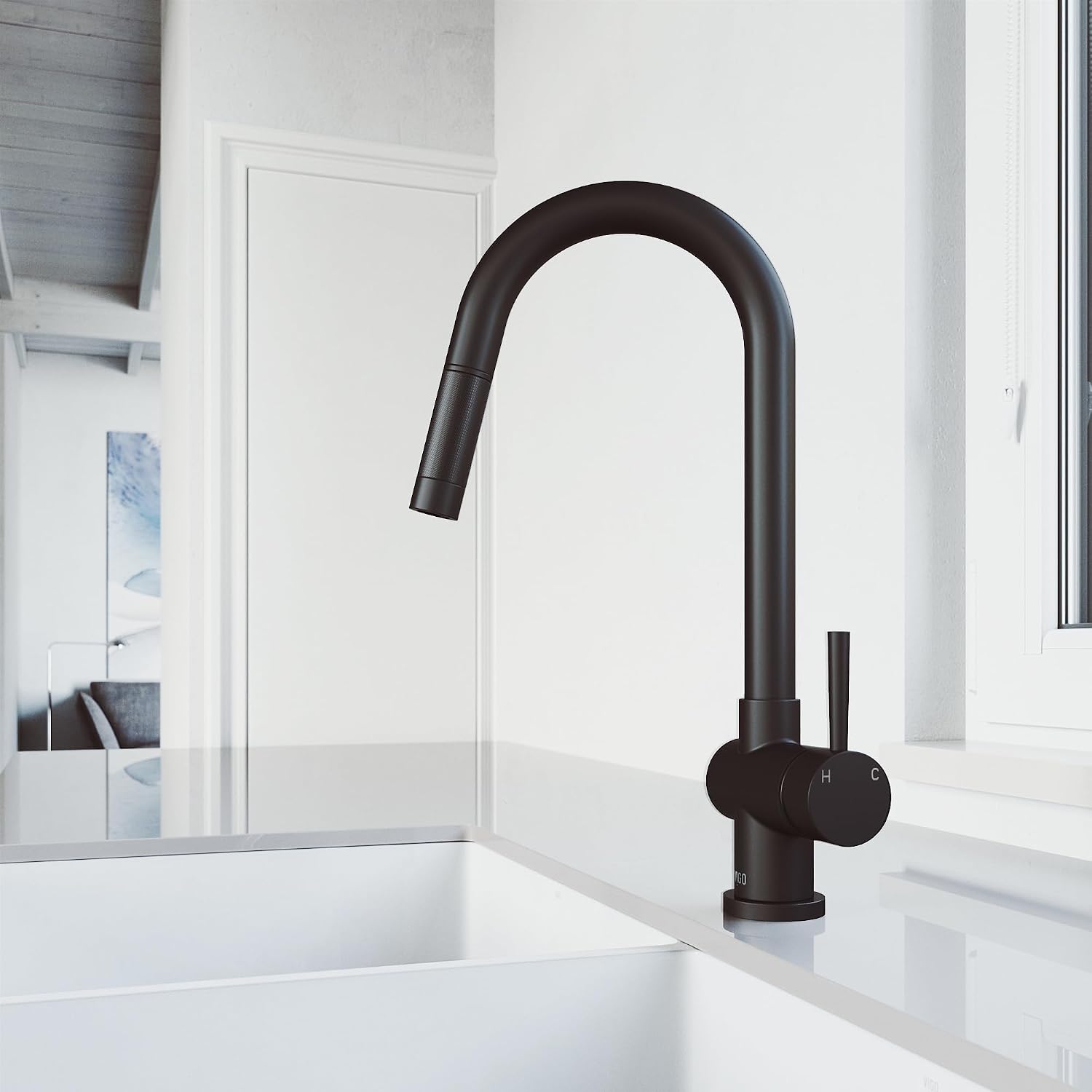 VIGO Gramercy 17'' H Single Handle Pull-Down Spout Kitchen Faucet in Matte Black-VG02008MB