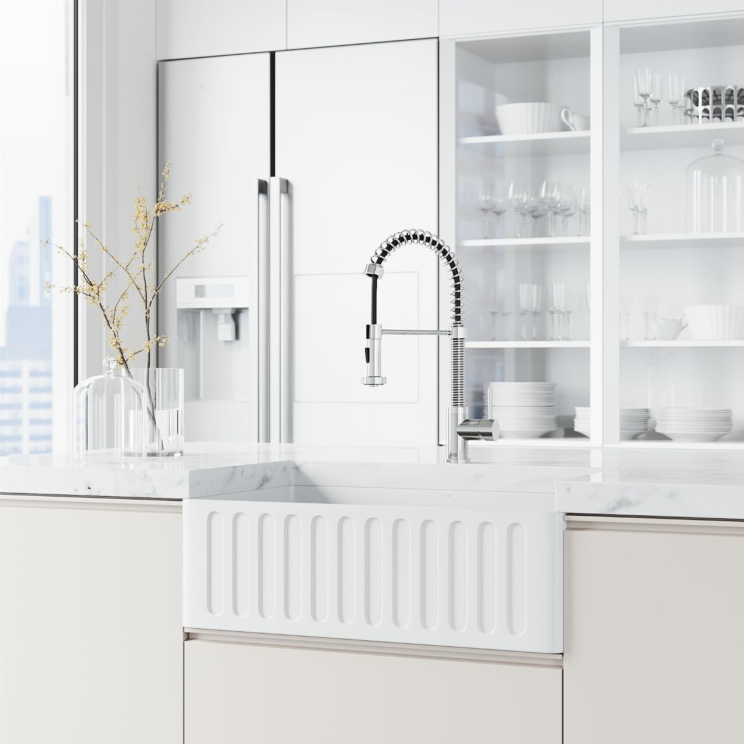 VIGO Edison 19'' H Single Handle Pull-Down Sprayer Kitchen Faucet in Chrome-VG02001CH