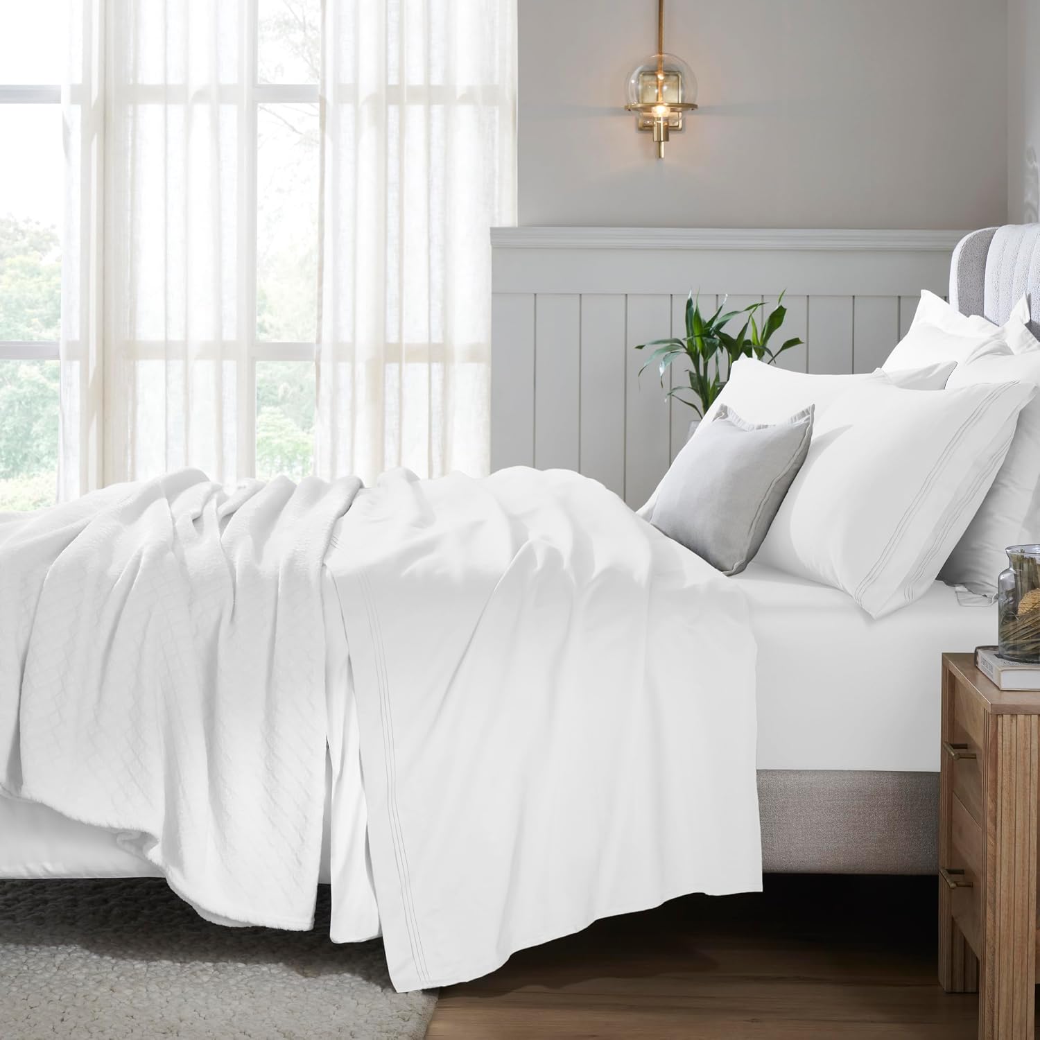 Superior Egyptian Cotton 4 Piece Sheet Set, 650 Thread Count, Eco-Friendly, Sustainable Sheets, Ultra-Soft Basics, Solid, Deep Pocket Fitted Sheet, Flat Sheet, Pillowcases, Full, White