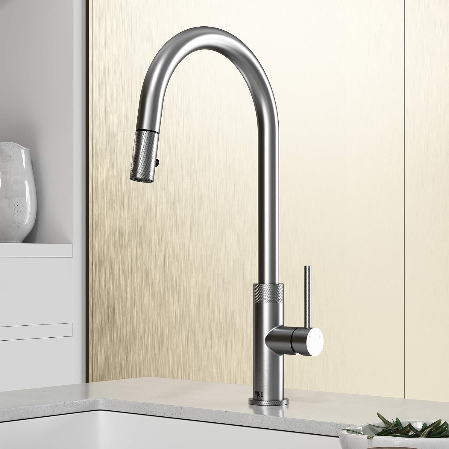 VIGO Bristol 19'' H Single Handle Pull-Down Sprayer Kitchen Faucet in Stainless Steel-VG02033ST