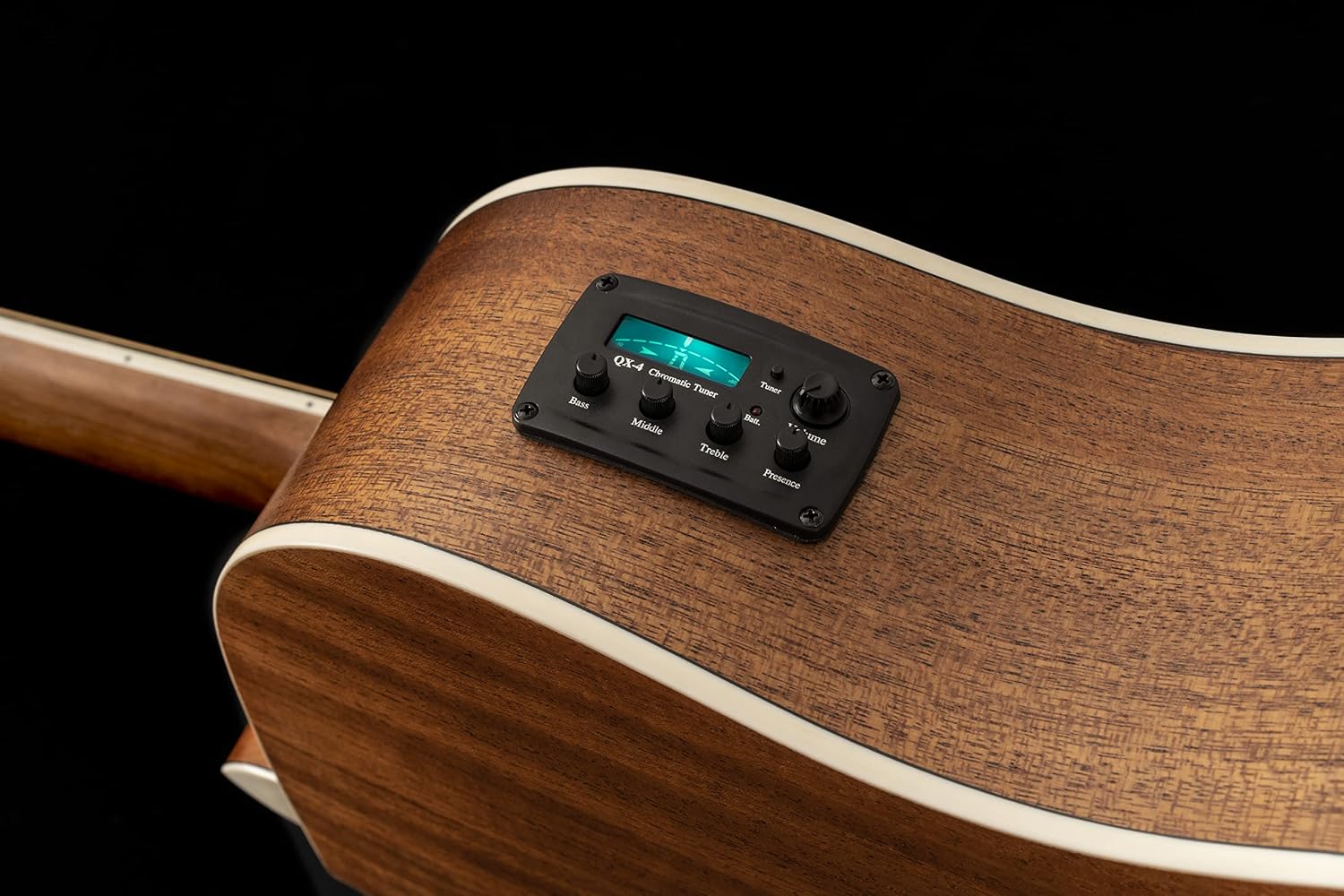 Peavey Delta Woods™ DW-2 CE™ Solid Top Cutaway Acoustic-Electric Guitar with Electronics