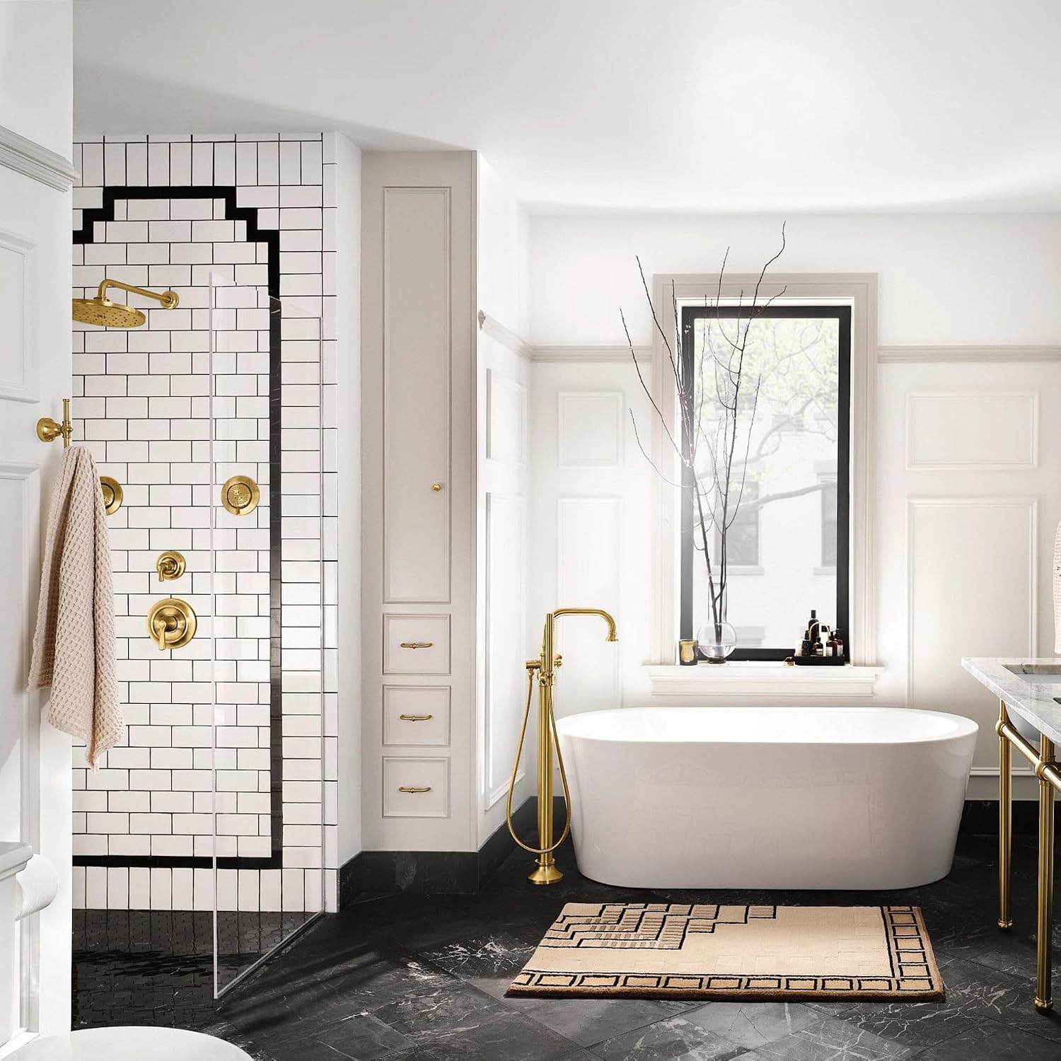 Moen YB0524BG Colinet Traditional 24-Inch Single Towel Bar, Brushed Gold