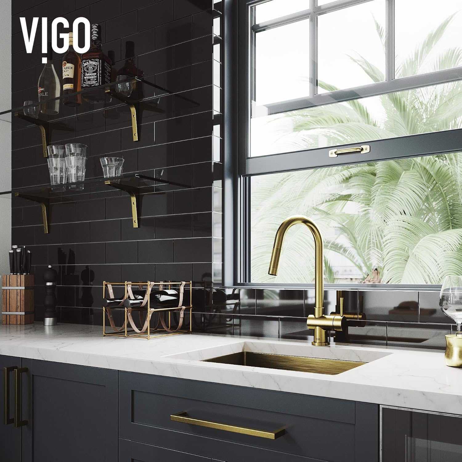 VIGO Gramercy 17'' H Single Handle Pull-Down Spout Kitchen Faucet in Matte Brushed Gold-VG02008MG