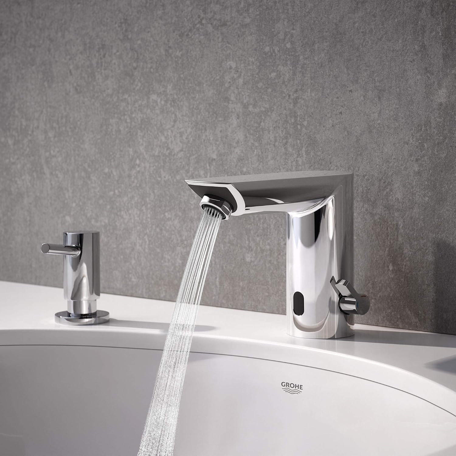 GROHE 36469000 Bau Cosmopolitan E Touchless Electronic Faucet with Temperature Control Lever, AC-Powered, Starlight Chrome