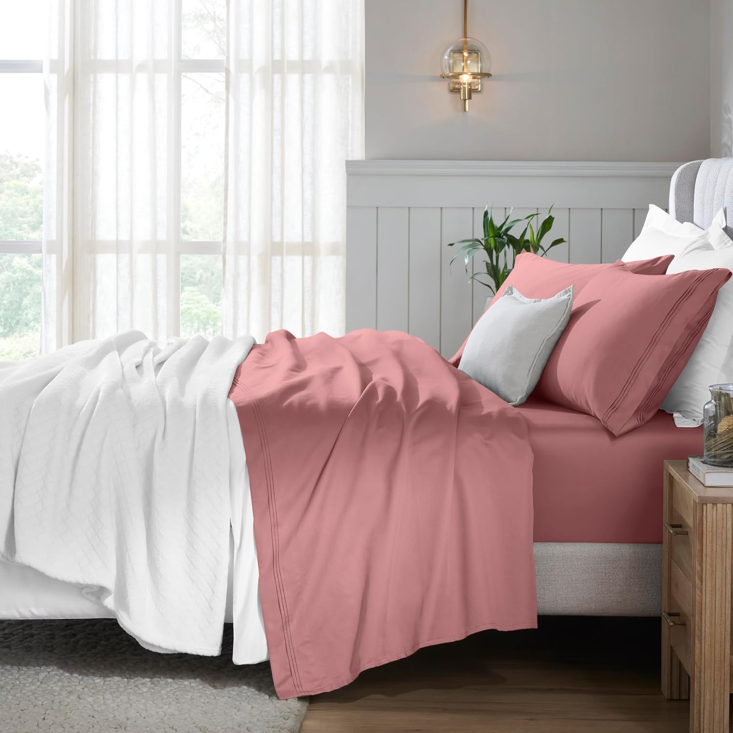 Superior Egyptian Cotton 4 Piece Sheet Set, 650 Thread Count, Eco-Friendly, Sustainable Sheets, Ultra-Soft Basics, Solid, Deep Pocket Fitted Sheet, Flat Sheet, Pillowcases, California King, Blush