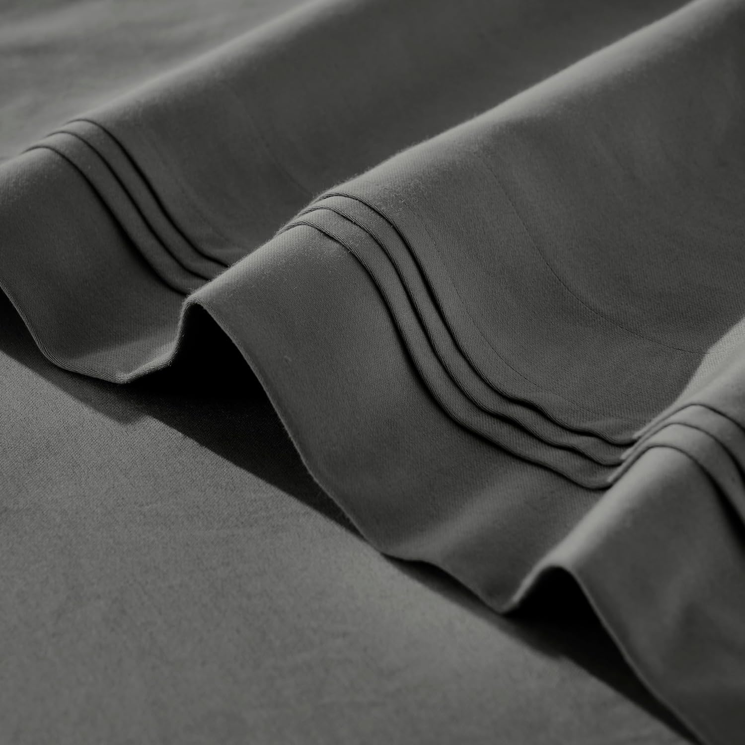 Superior Egyptian Cotton 4 Piece Sheet Set, 650 Thread Count, Modern Design, Sustainable Sheets, Ultra-Soft Basics, Solid, Deep Pocket Fitted Sheet, Flat Sheet, Pillowcases, California King, Grey