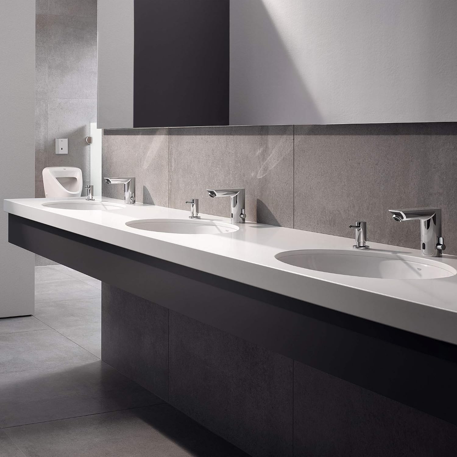 GROHE 36469000 Bau Cosmopolitan E Touchless Electronic Faucet with Temperature Control Lever, AC-Powered, Starlight Chrome
