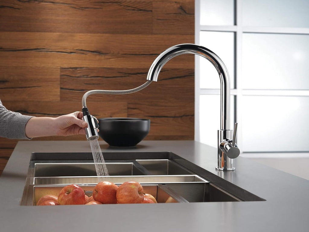 Delta Trinsic Chrome Kitchen Faucet with Pull Down Sprayer, Modern Single Hole Kitchen Sink Faucet, Single Handle, Chrome 9159-DST