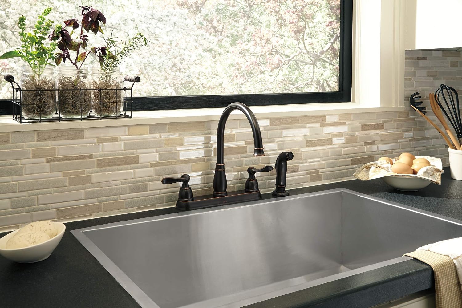 Delta Windemere Oil Rubbed Bronze Kitchen Faucet with Side Sprayer, Traditional 4 Hole Kitchen Sink Faucet, Two-Handle, Oil Rubbed Bronze 21996LF-OB