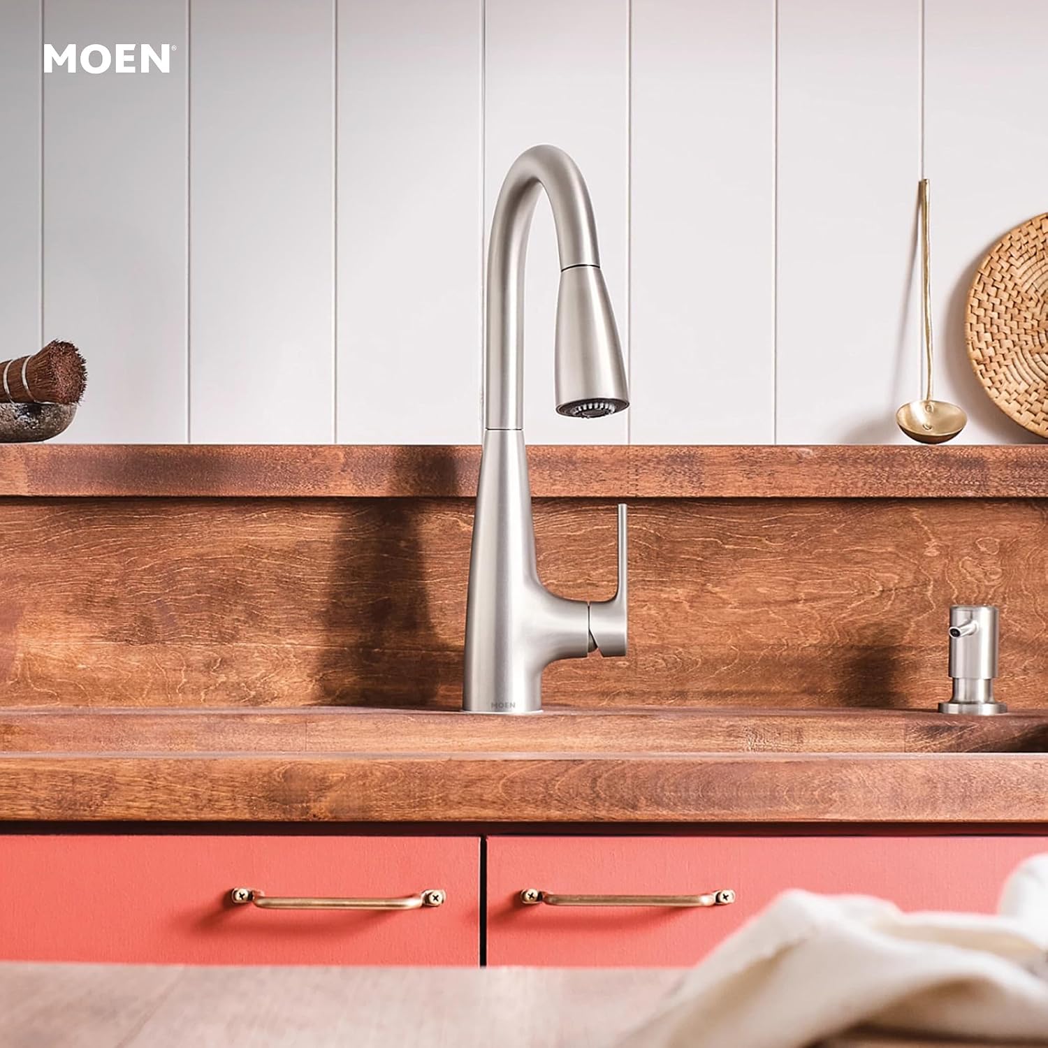 Moen Haelyn Spot Resist Stainless Single-Handle Pull-Down Sprayer Kitchen Faucet Featuring Power Boost for a Faster Clean, Soap Dispenser Included, 87627SRS