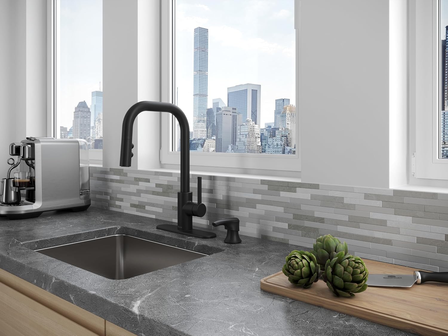 Pfister Zanna 1-Handle Pull-Down Kitchen Faucet in Matte Black