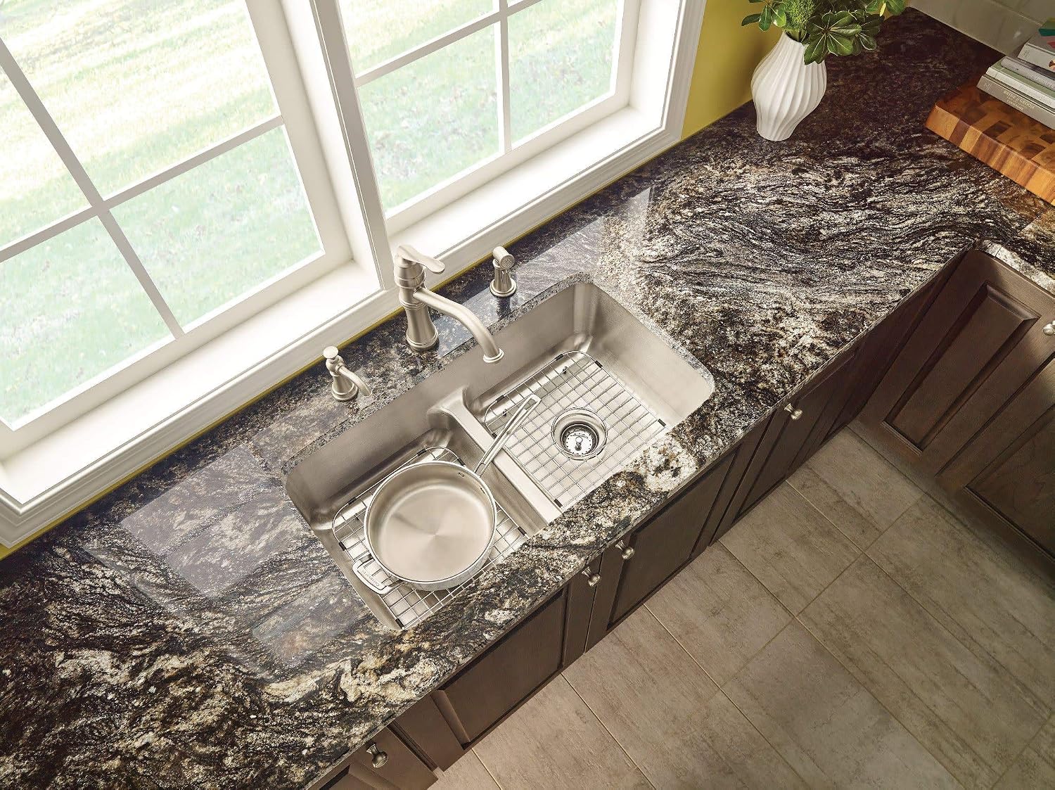 Moen Belfield Spot Resist Stainless Traditional One Handle High Arc Kitchen Faucet with Side Spray and Optional Deckplate Included, 7245SRS