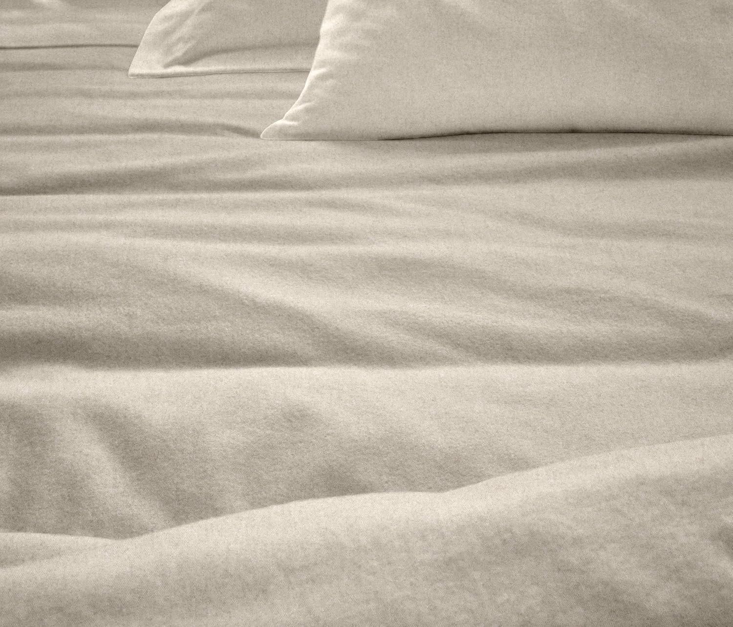 Dormisette Luxury German Flannel Sheets & Pillowcases Set, Warm Breathable Cotton Flannel Bedding with Deep Pockets, Brushed for Extra Softness, Oeko-Tex (Camel Beige, Full)
