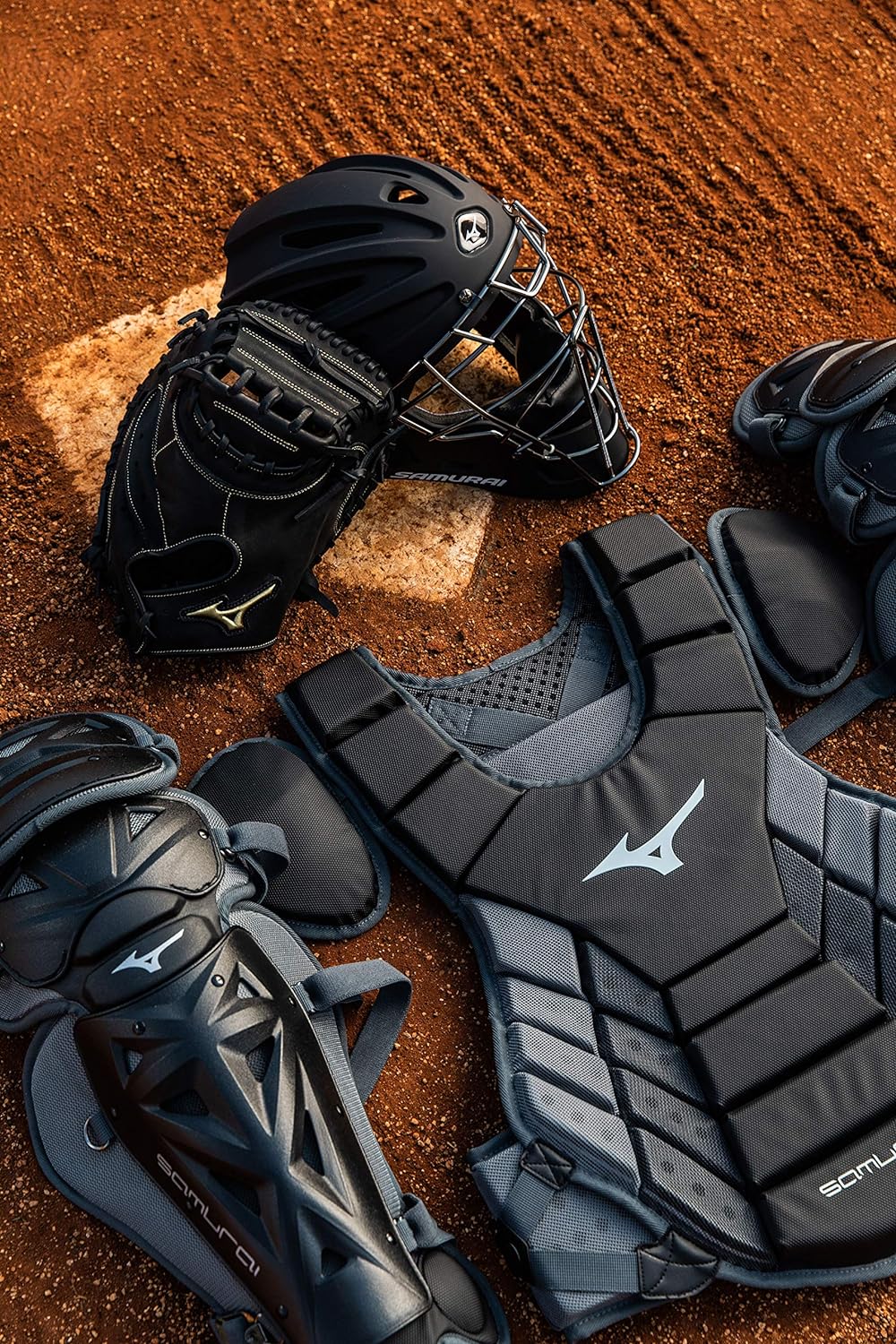 Mizuno G4 Youth Samurai Catcher's Helmet