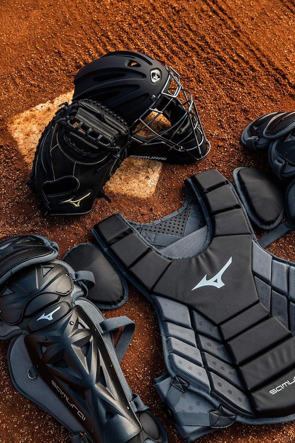 Mizuno G4 Youth Samurai Catcher's Helmet